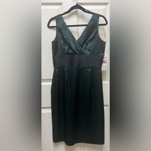 💚 NWT! Eliza J Green Satin Dress